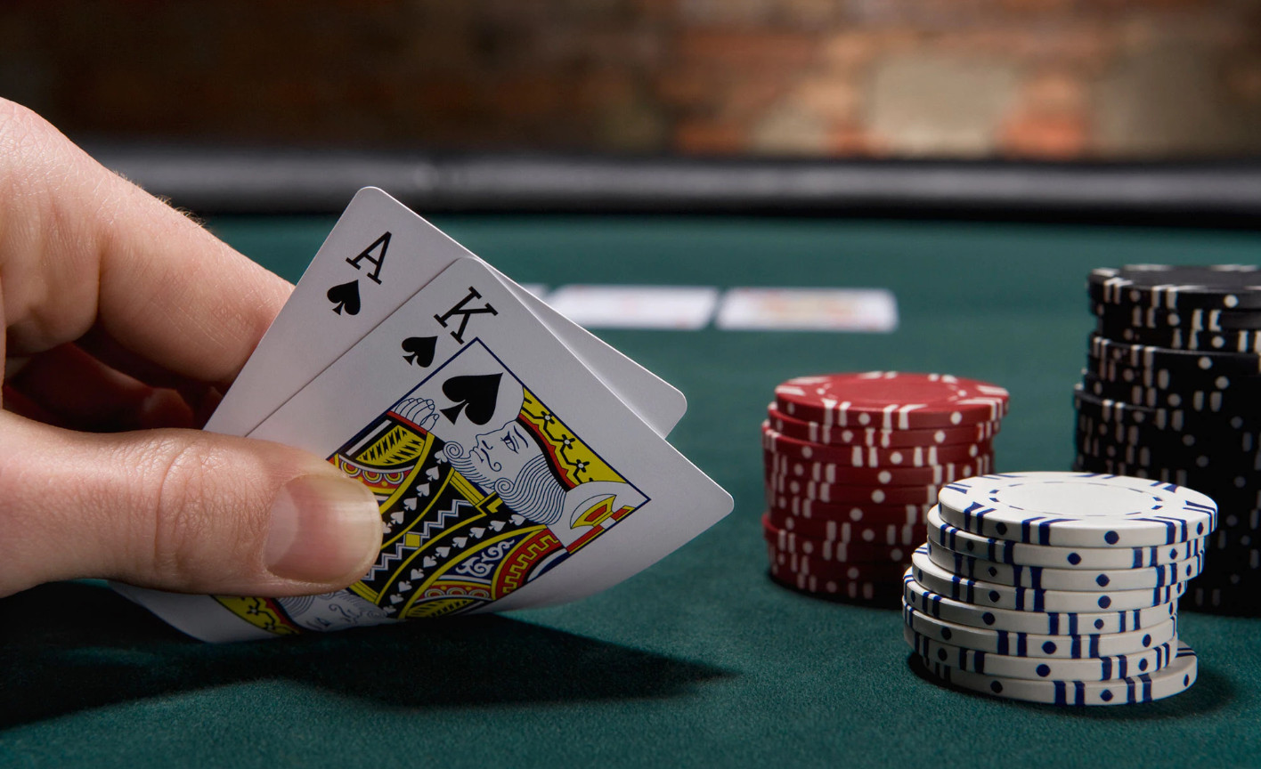 Poker Là Gì? Thuật Ngữ Và Cách Chơi Poker Luôn Thắng
